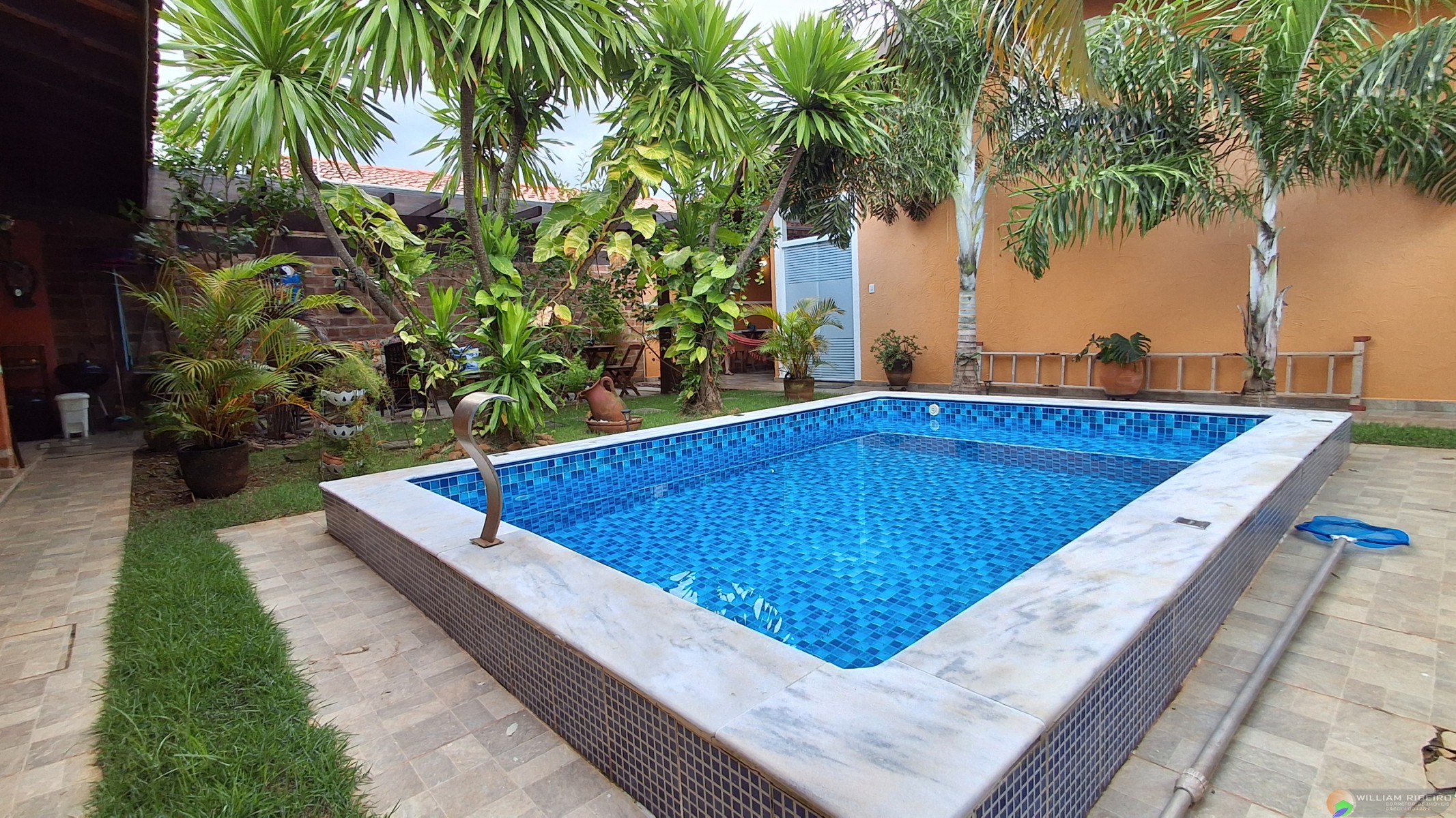 Casa para venda em Peruíbe no bairro Lado praia _ a menos de 400 m da praia